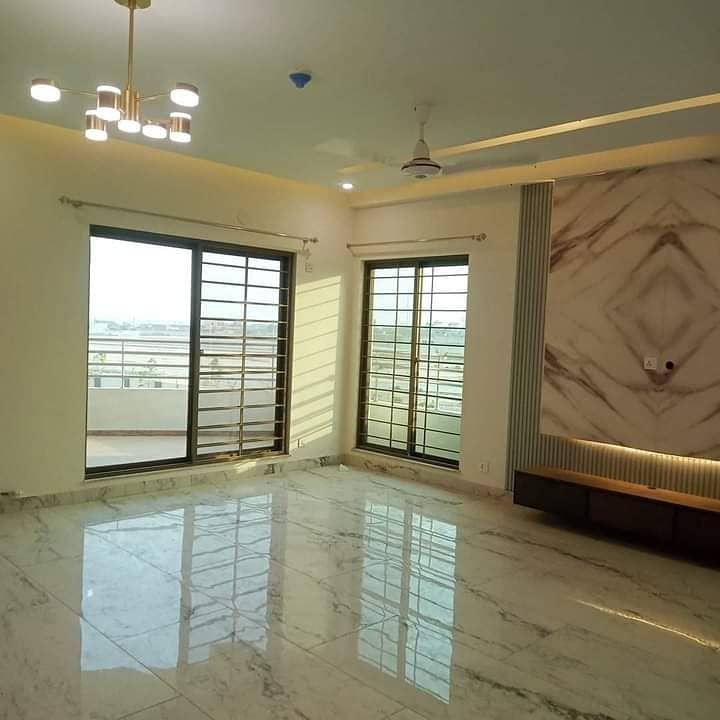 Top floor available for sale in Askari 11 sec-D Lahore 7