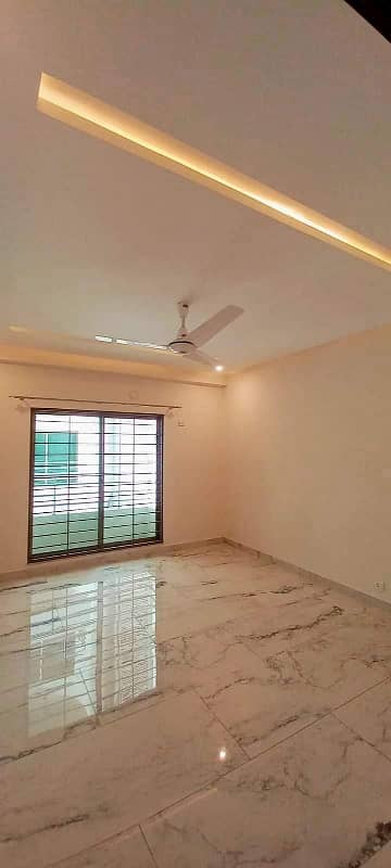 Top floor available for sale in Askari 11 sec-D Lahore 15
