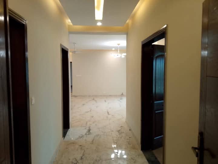 Top floor available for sale in Askari 11 sec-D Lahore 31