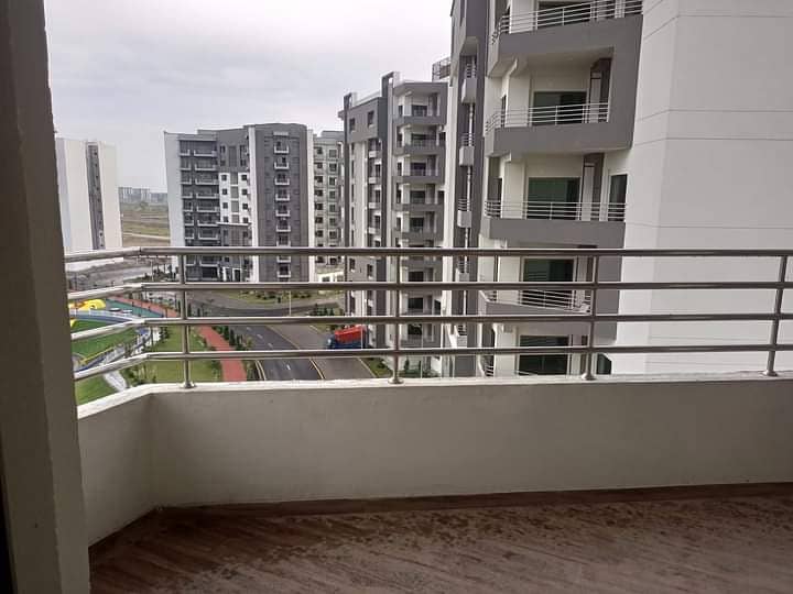 Top floor available for sale in Askari 11 sec-D Lahore 47