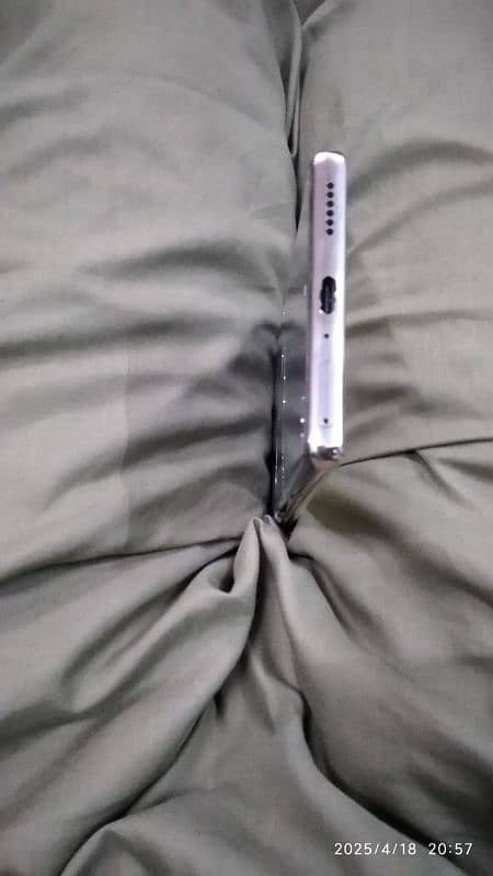 Tecno Camon 30s brand new Lush Condition 3