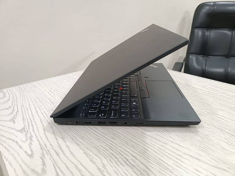 Lenovo Thinkpad P15s core i7 11th gen quadcore 4gb Nvidia Gddr6 15.6 7