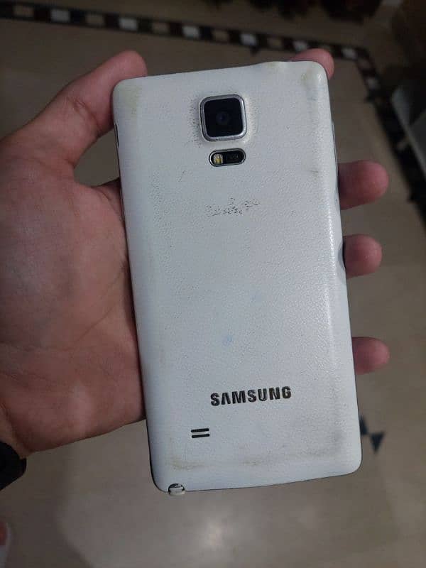 Samsung galaxy note 4 with box and charger 0
