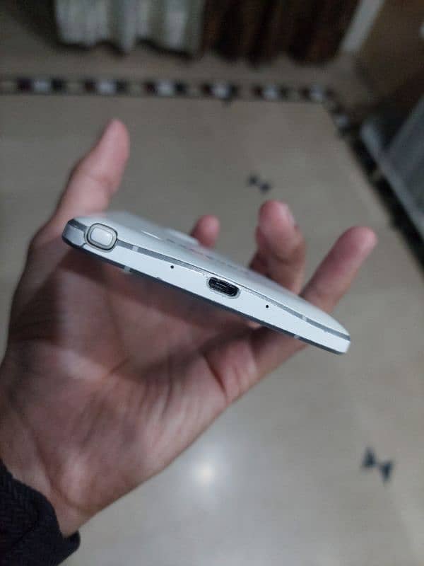 Samsung galaxy note 4 with box and charger 3