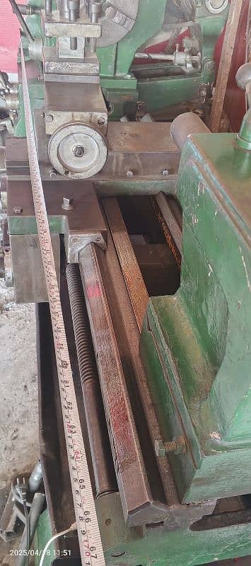 lathe machine okay condition 2hp motor 0