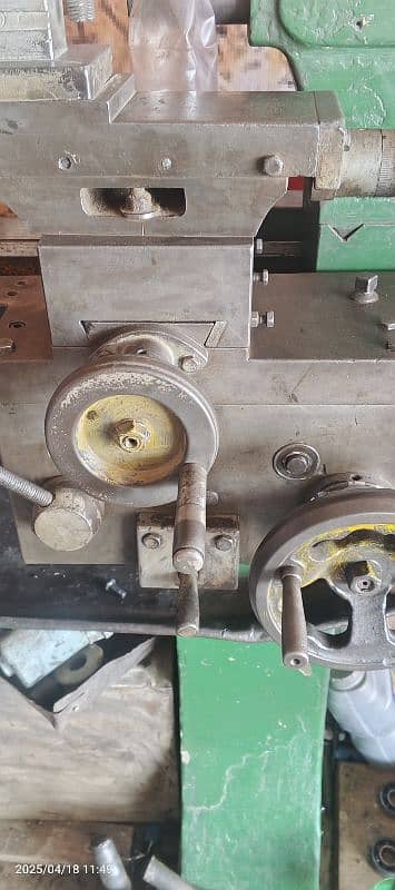 lathe machine okay condition 2hp motor 2