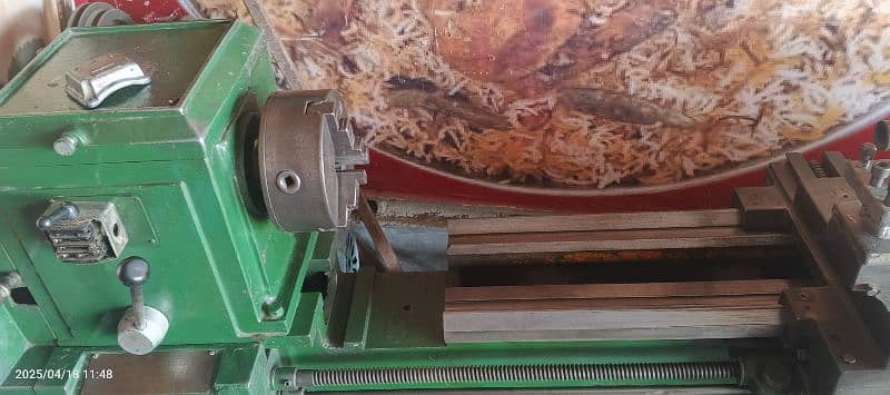 lathe machine okay condition 2hp motor 7