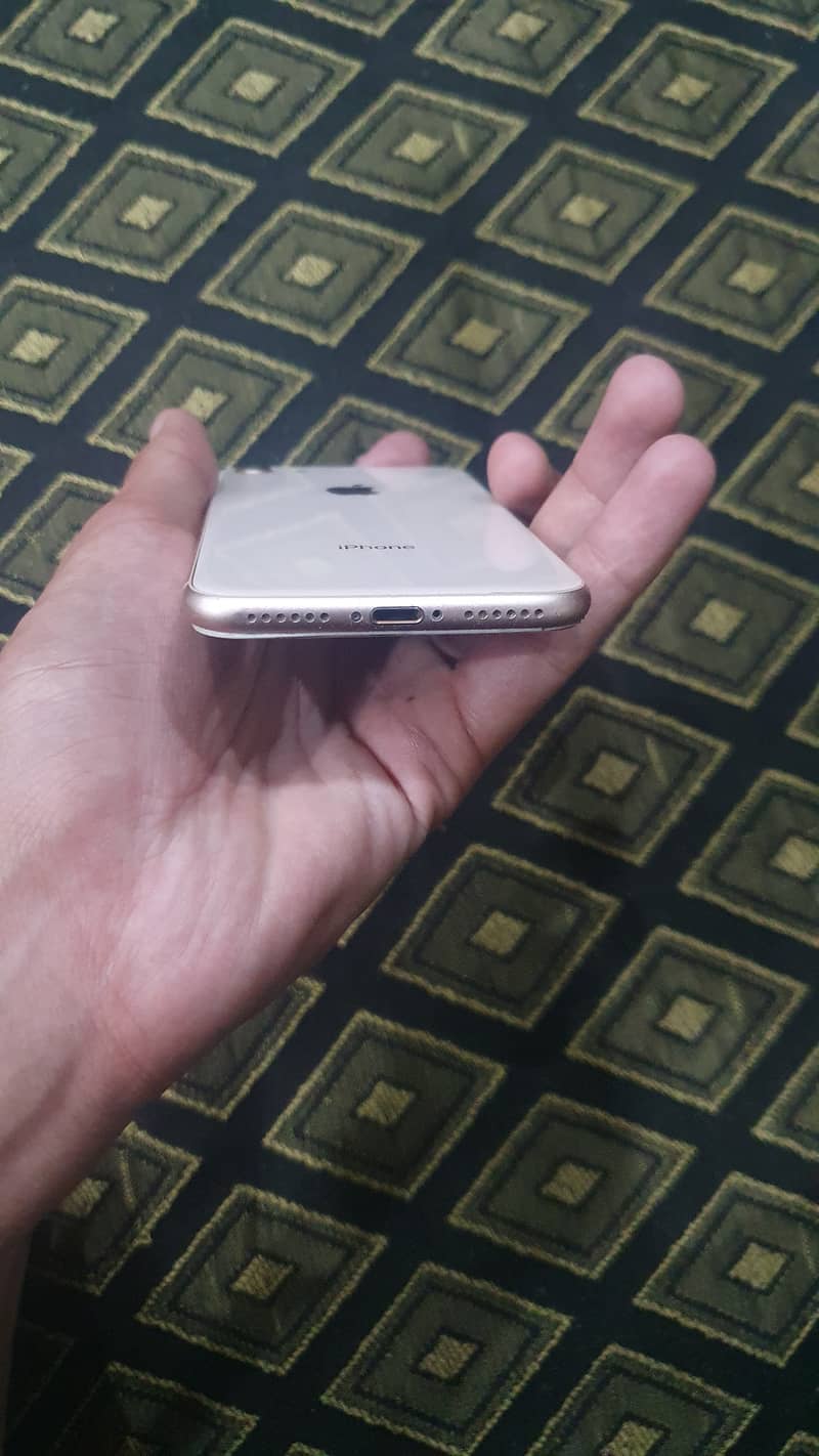 Apple iPhone 8 3