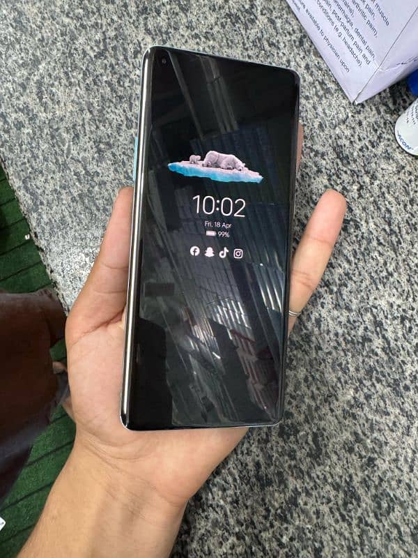 OnePlus 8 pro 10/9 finger not working and line other vies ok 2