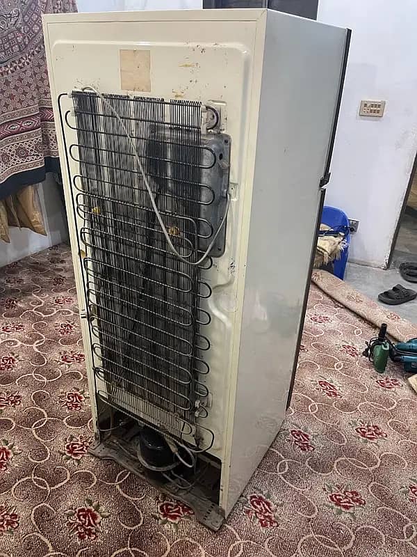 Frige for Sale 2 Door in good condition 9