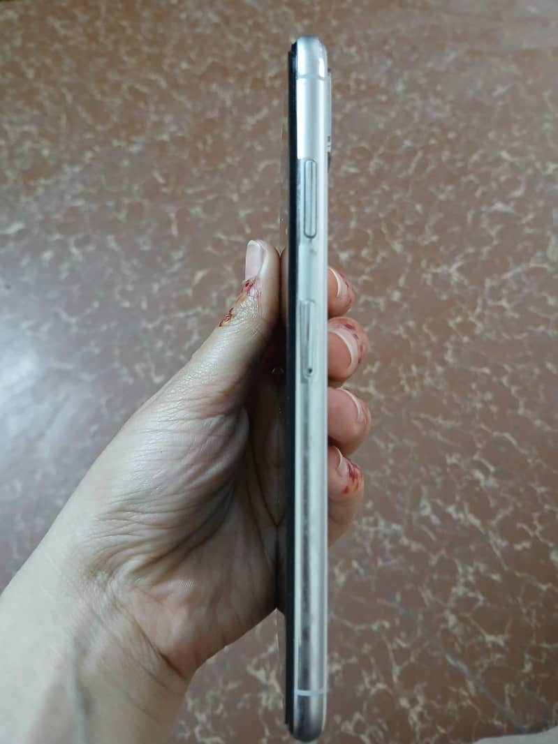 iPhone XS Max 256GB PTA Approved - With Box & Charger - Excellent Cond 1