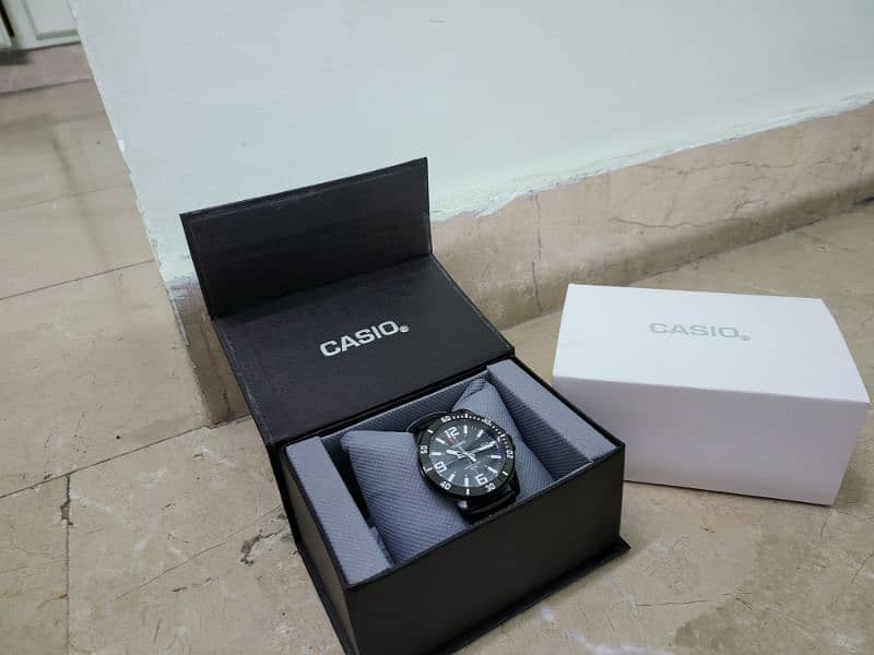 Casio MTP-VD01BL 1