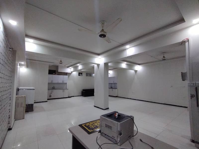Prime Office Space for Rent - Ideal for Clinics, Retail & More 10