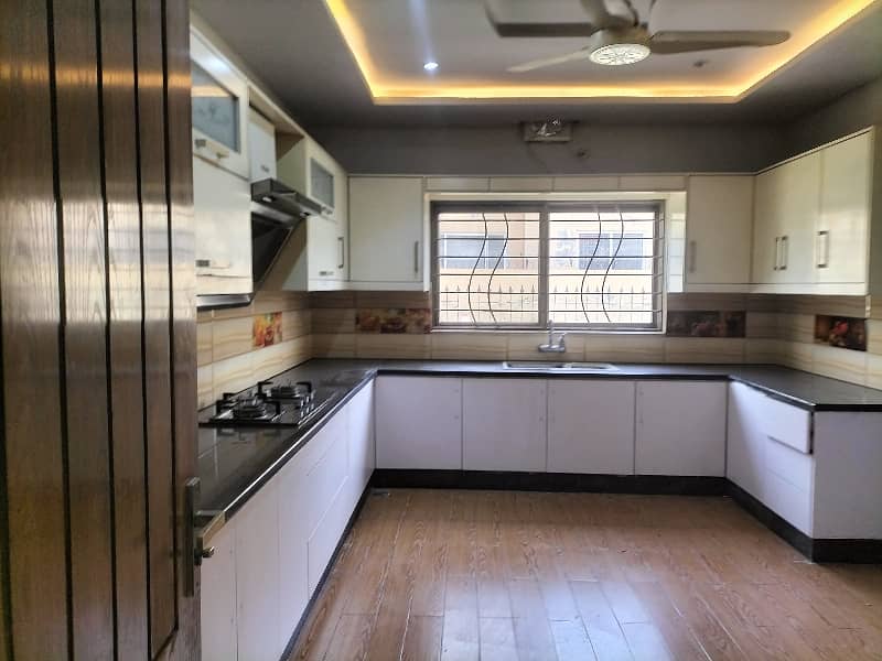 dha phase 2 Islamabad saprate gate kanal lower ground portion available for rent 3
