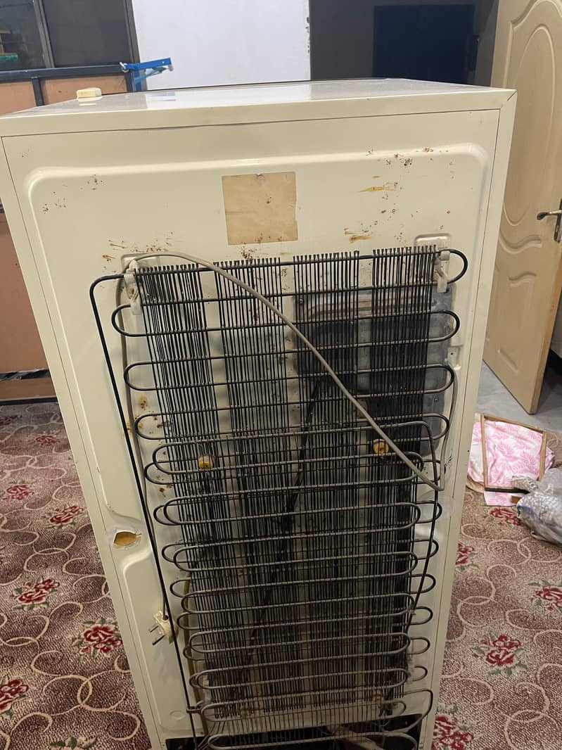 Frig for sale 2 door in good condition 16