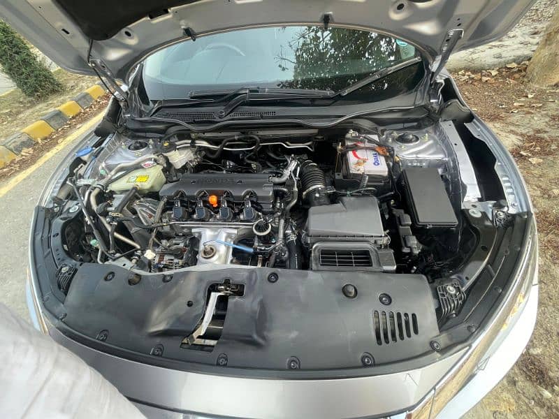 Bumper to bumper geniun Honda maintained car location khushab 9