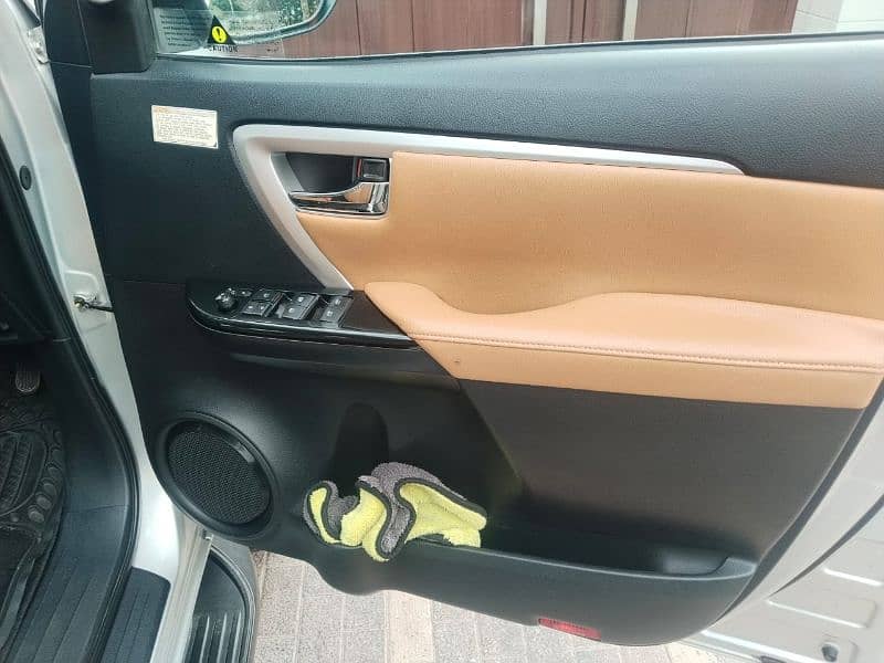 Toyota Fortuner 2017 Total Genuine 13