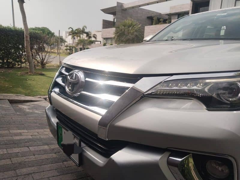 Toyota Fortuner 2017 Total Genuine 18