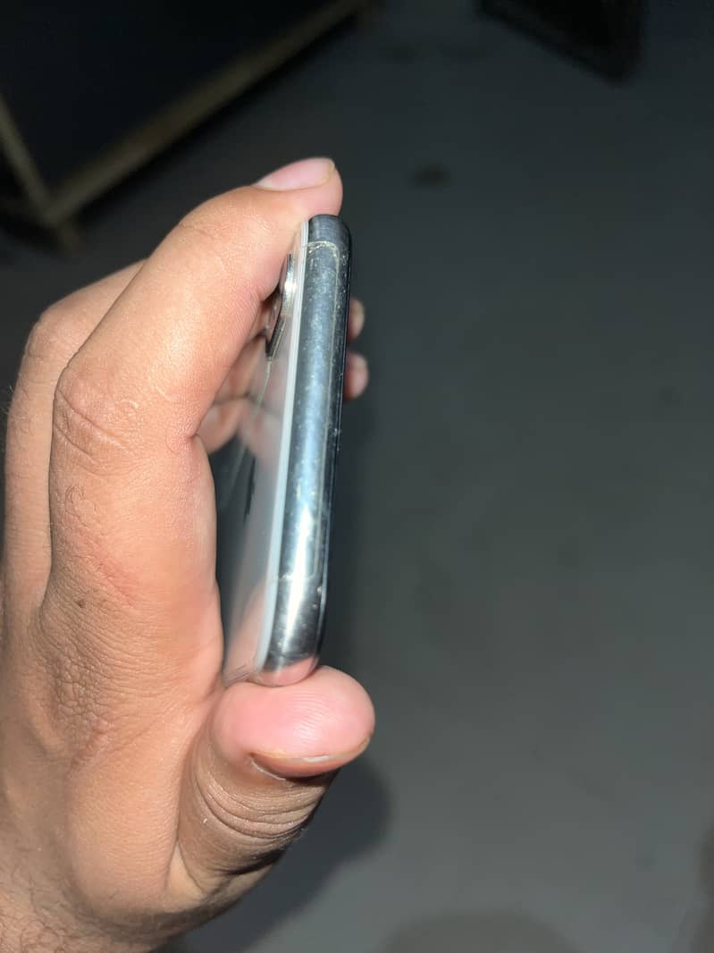 Apple iPhone X 3