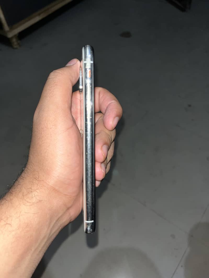 Apple iPhone X 5