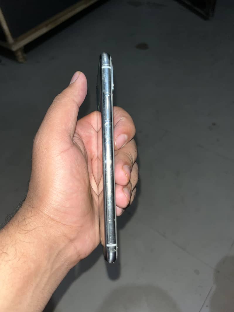 Apple iPhone X 6