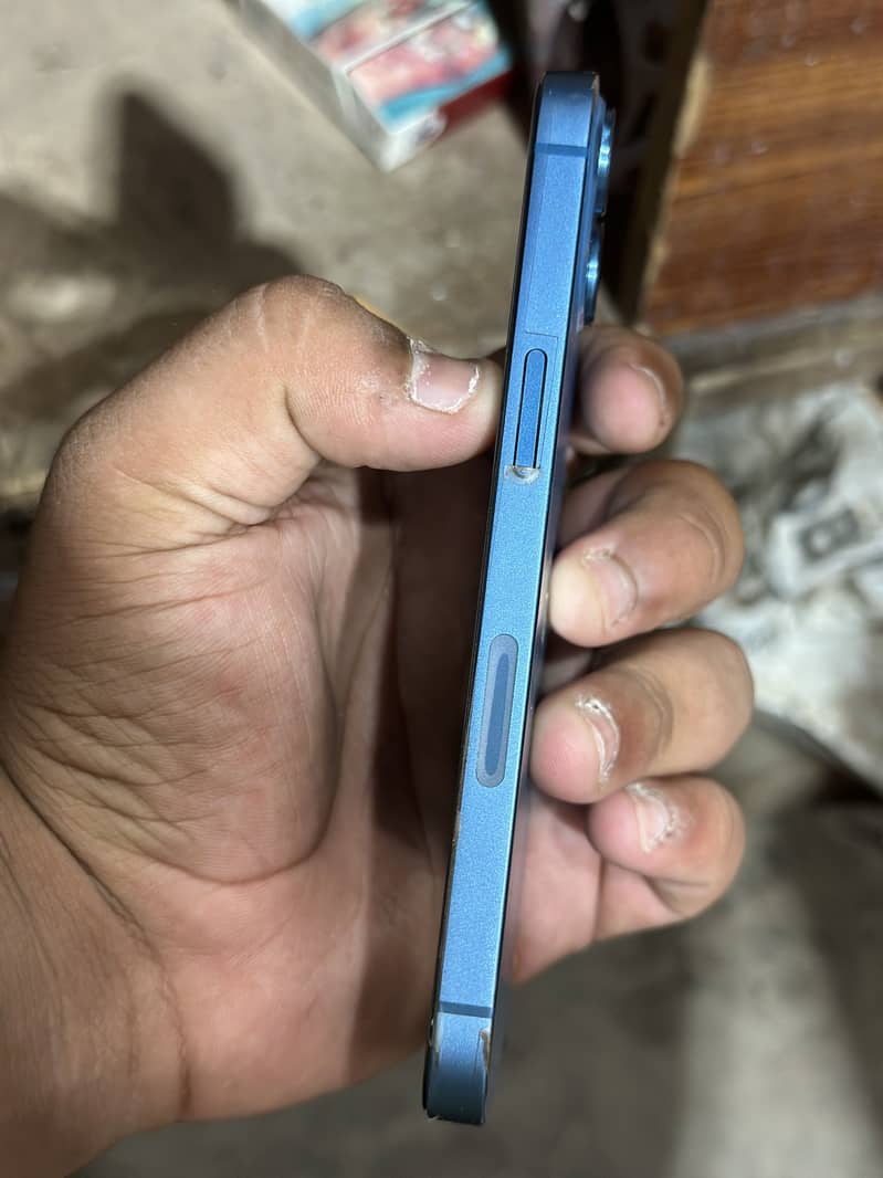 IPHONE 13 128 gb jv blue color 2 month sim time 1