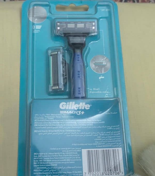Gillette razor and form & gel, 10