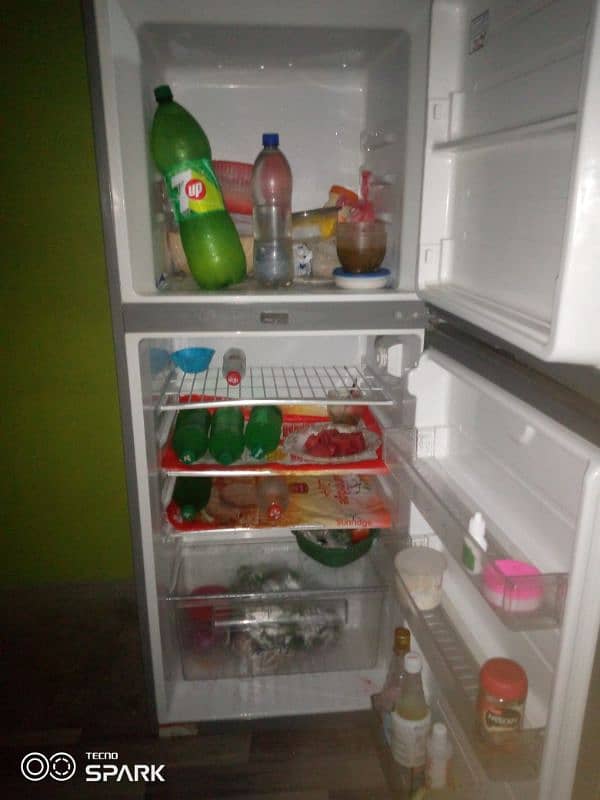 urgent sell 276 liter ki space hai 1
