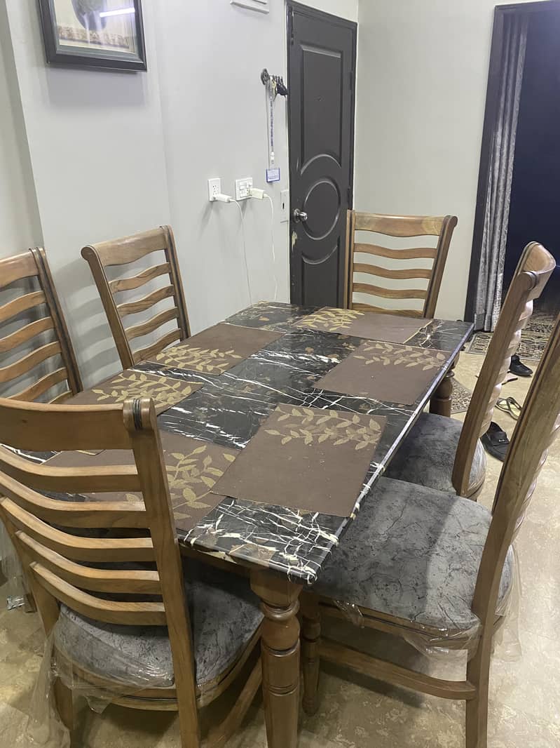 Dining table for sale 2