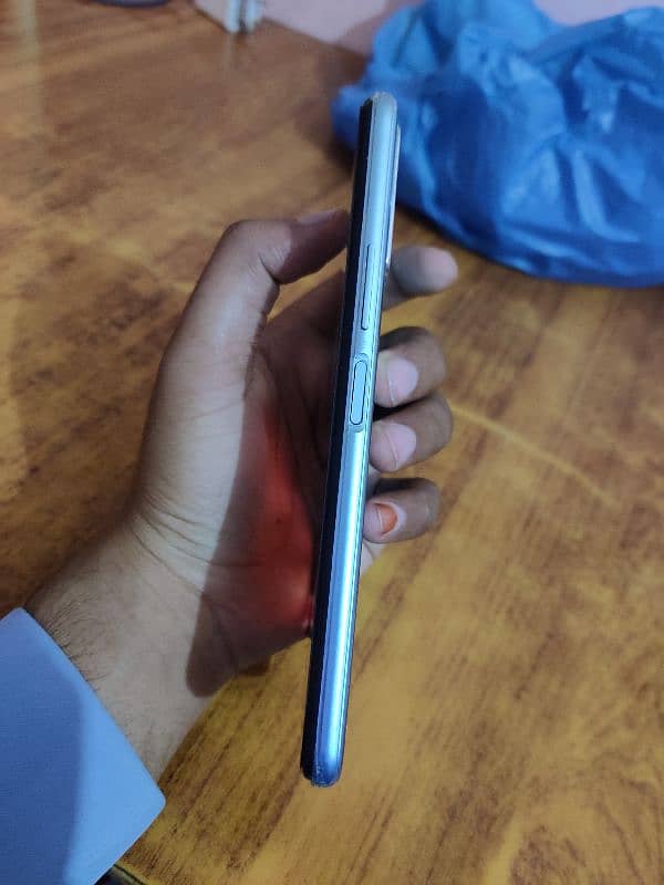 Vivo y20s 4gb ram 128 GB memory 10 of 10 condition all ok set 3