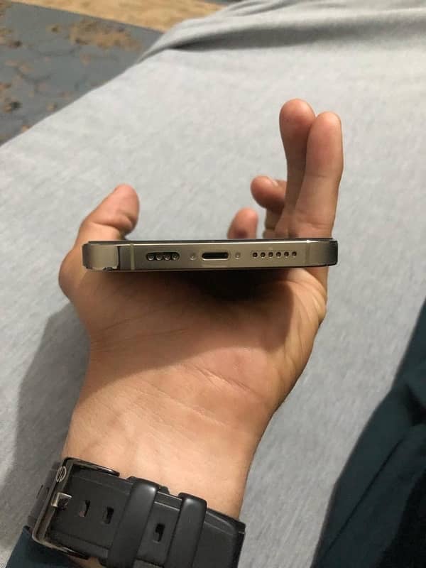 Iphone 14 pro max 4