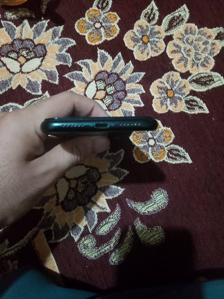 Apple iPhone XR 3