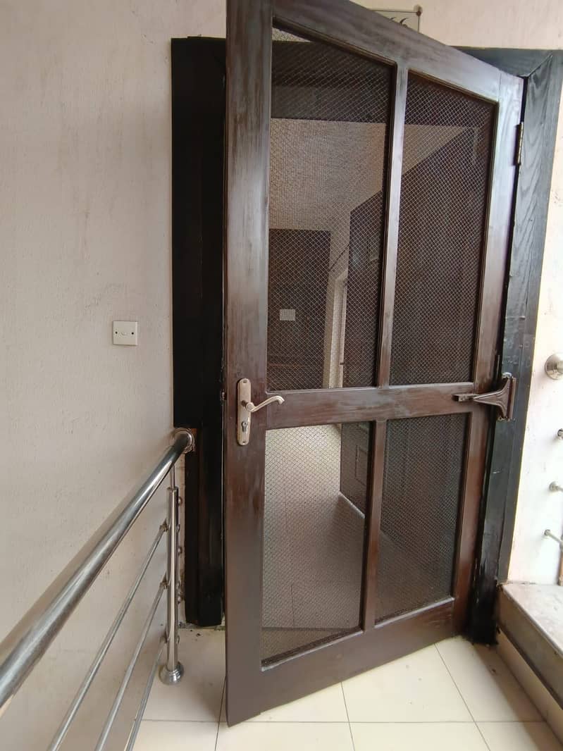 SECOND FLOOR AWAMI VILLA AVAILABLE FOR SALE IN D BLOCK BAHRIA ORCHARD 1