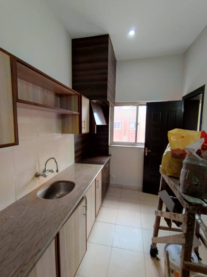 SECOND FLOOR AWAMI VILLA AVAILABLE FOR SALE IN D BLOCK BAHRIA ORCHARD 9
