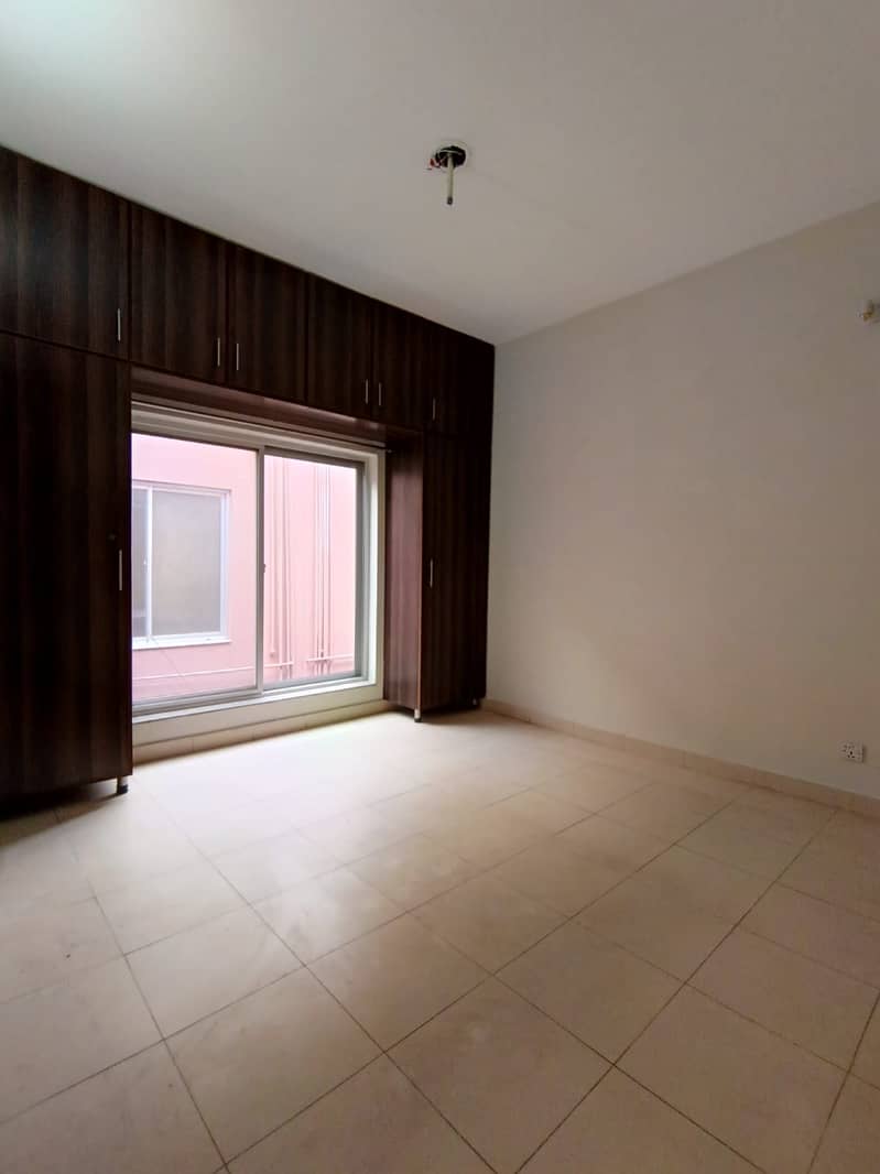 SECOND FLOOR AWAMI VILLA AVAILABLE FOR SALE IN D BLOCK BAHRIA ORCHARD 11