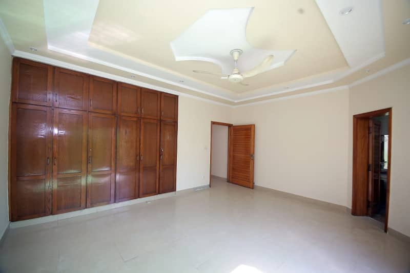 1 KANAL UPPER PORTION FOR RENT IN DHA PHASE 1 6