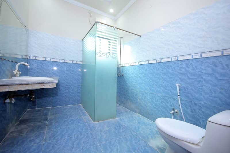 1 KANAL UPPER PORTION FOR RENT IN DHA PHASE 1 8
