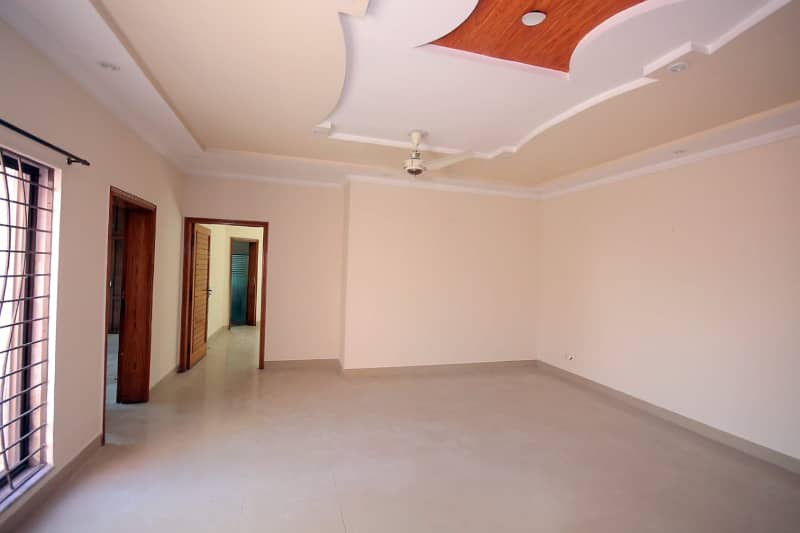 1 KANAL UPPER PORTION FOR RENT IN DHA PHASE 1 9