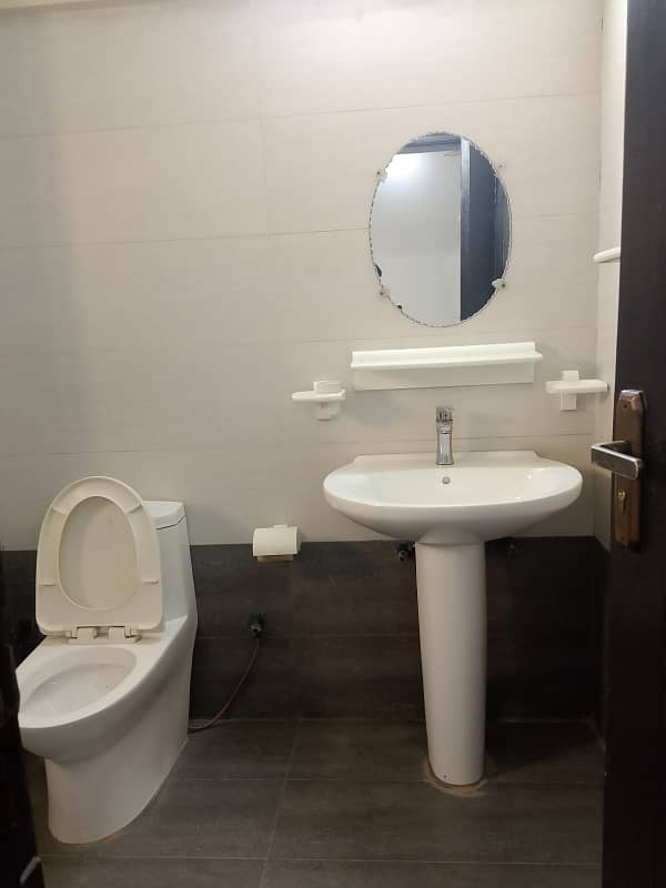 Saima Jinnah Avenue Flat Is For Rent 11