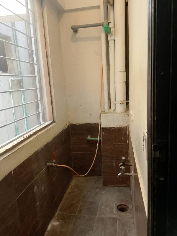 Saima Jinnah Avenue Flat Is For Rent 37