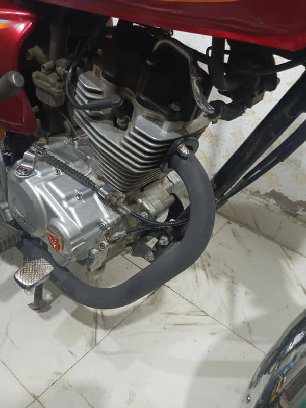 Honda CG 125 for sale hai urgent phone number:03150112041 5