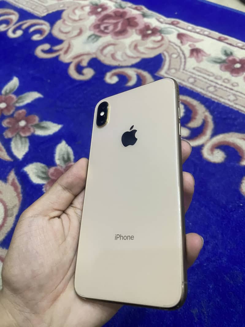 Iphone xs max 4