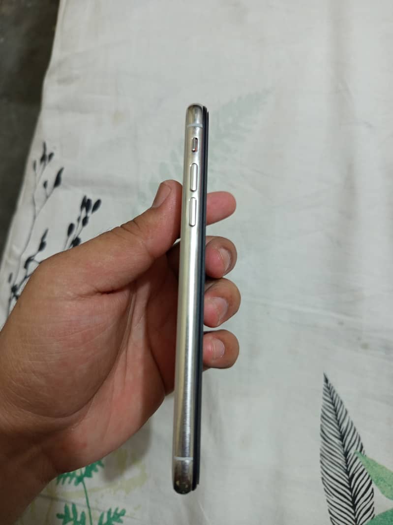 iPhone x 256 PTA 3