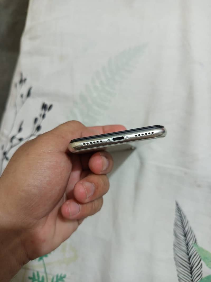 iPhone x 256 PTA 5