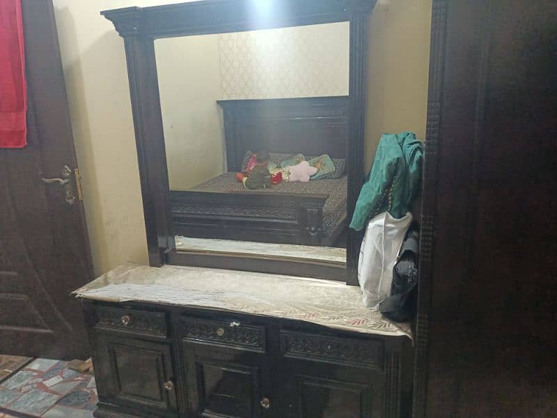 dressing table 1