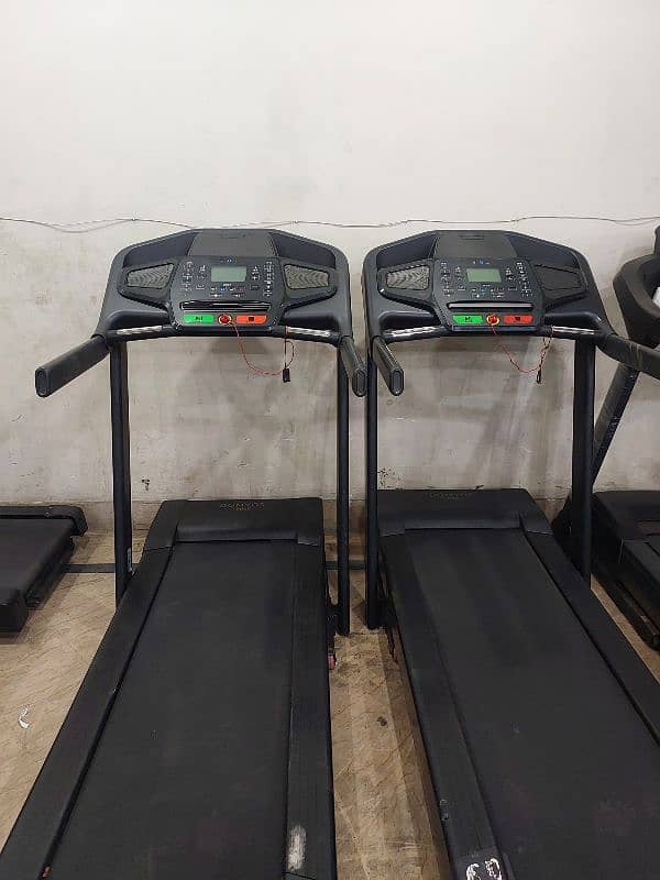 TREADMILL / RUNNING MACHINE / WALKING MACHINE / JOGGING MACHINE 1
