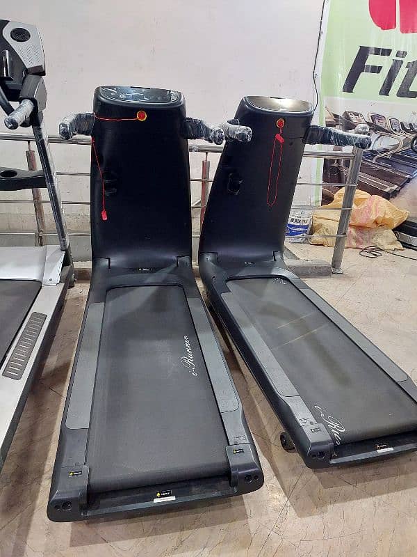 TREADMILL / RUNNING MACHINE / WALKING MACHINE / JOGGING MACHINE 12