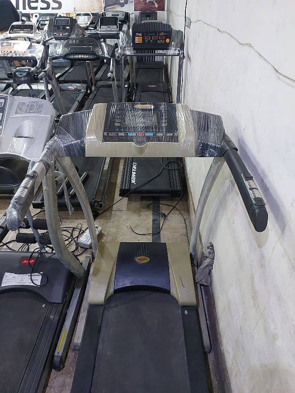 TREADMILL / RUNNING MACHINE / WALKING MACHINE / JOGGING MACHINE 14