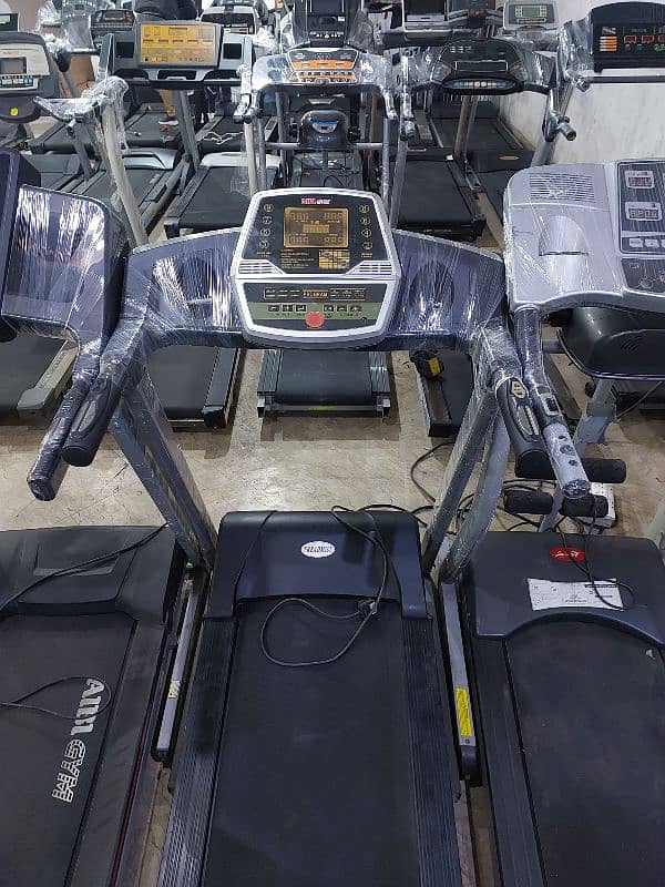 TREADMILL / RUNNING MACHINE / WALKING MACHINE / JOGGING MACHINE 16