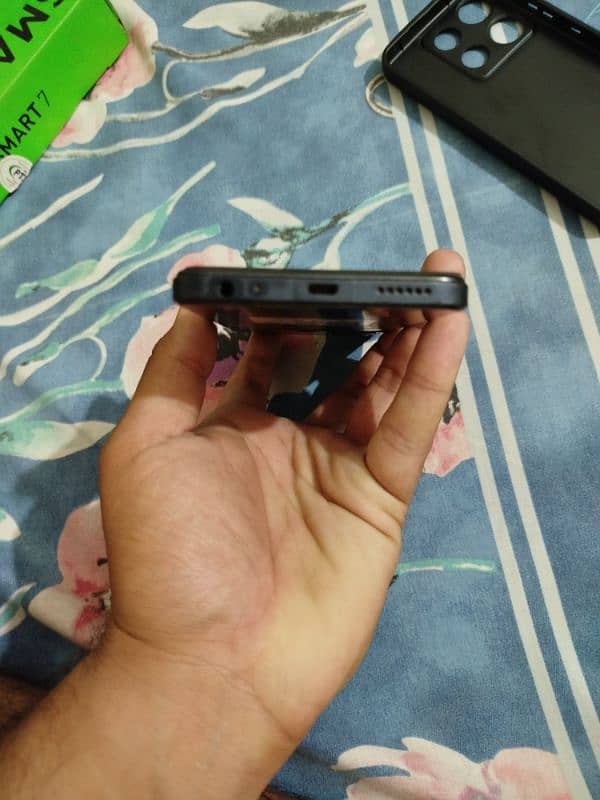 Infinix smart 7 4/64 2